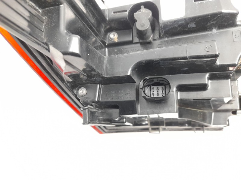 Recambio de piloto trasero derecho para skoda enyaq iv suv (5az) 80x 4x4 referencia OEM IAM 5LA945208A  