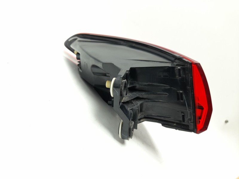 Recambio de piloto trasero derecho para audi a3 sportback (8ya, 8yf) 30 tdi referencia OEM IAM 8Y0945208  