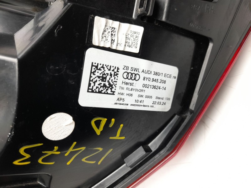Recambio de piloto trasero derecho para audi a3 sportback (8ya, 8yf) 30 tdi referencia OEM IAM 8Y0945208  