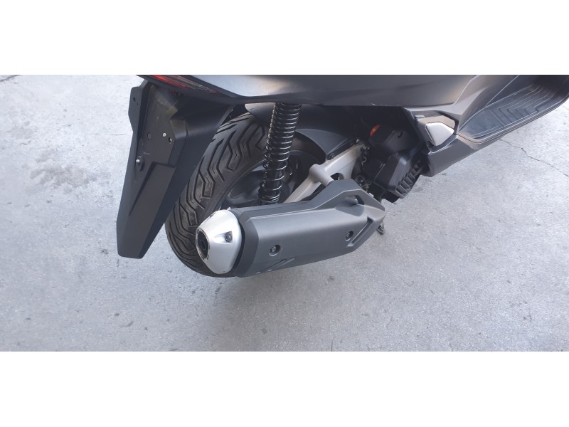 Recambio de silenciador trasero para honda pcx 125 pcx 125 referencia OEM IAM 18300K1YJ50  