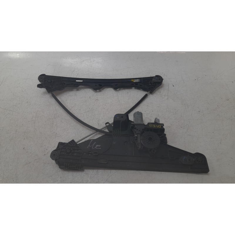 Recambio de elevalunas delantero derecho para ds ds 3 / ds 3 crossback (ur_, uc_, uj_) 1.5 bluehdi 100 referencia OEM IAM 982813