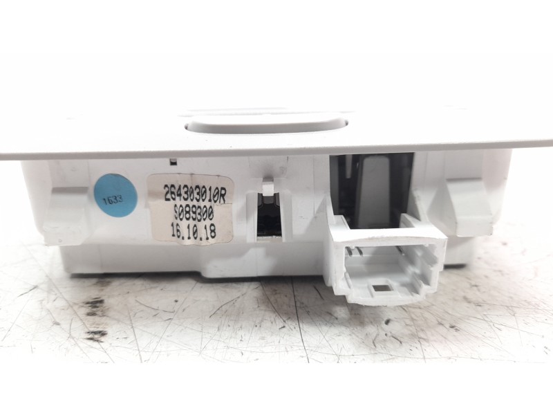 Recambio de luz interior para renault captur limited referencia OEM IAM 264303010R  