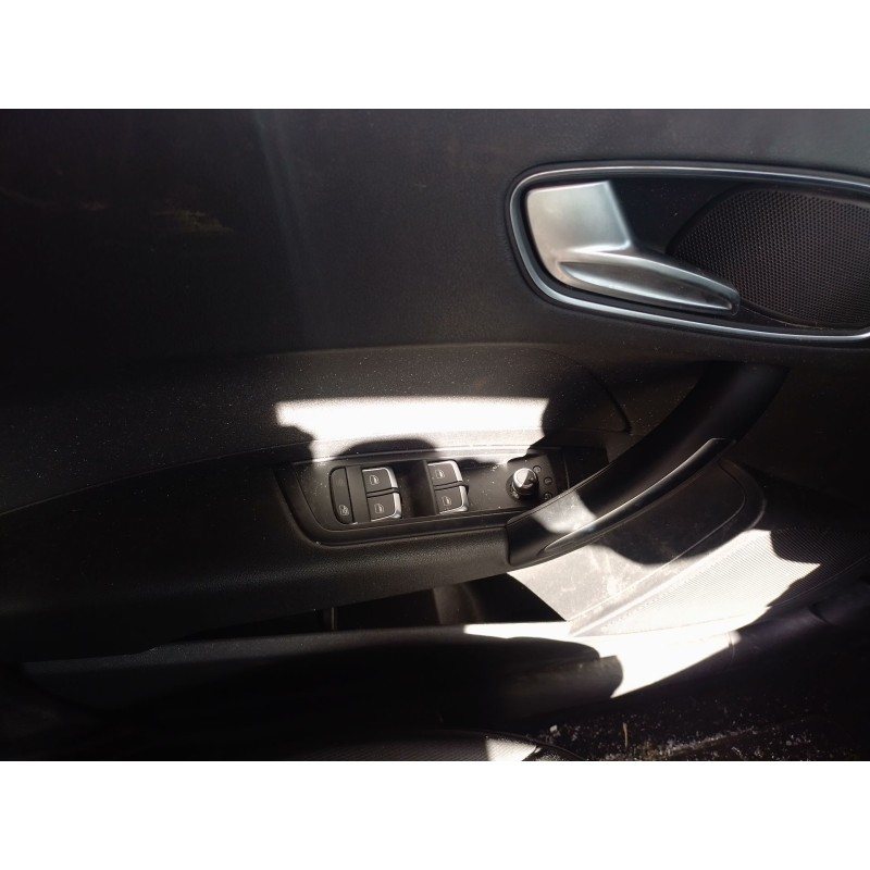 Recambio de mando elevalunas delantero izquierdo para audi a1 sportback (8xa, 8xf) 1.6 tdi referencia OEM IAM   