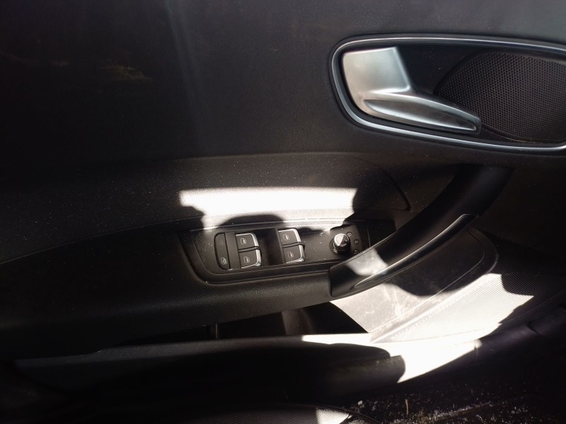 Recambio de mando elevalunas delantero izquierdo para audi a1 sportback (8xa, 8xf) 1.6 tdi referencia OEM IAM   