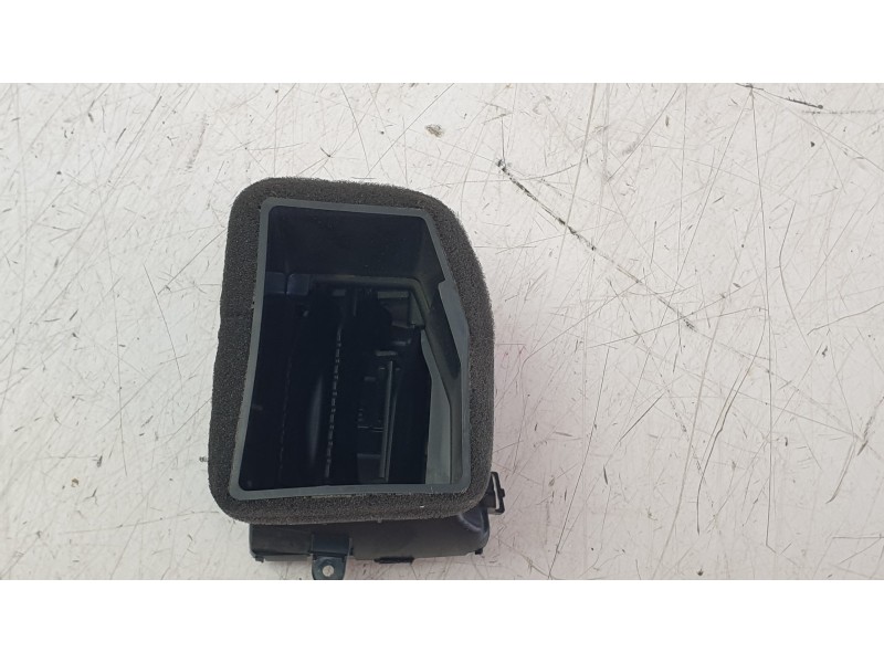 Recambio de rejilla aireadora para kia xceed (cd) 1.0 t-gdi referencia OEM IAM 97410J7AA0  