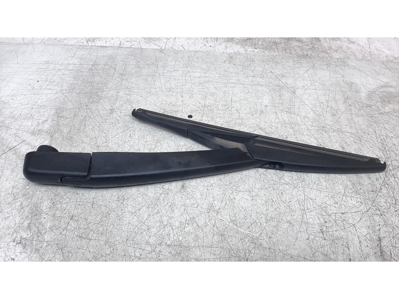 Recambio de brazo limpia trasero para renault captur limited referencia OEM IAM 287807006R  