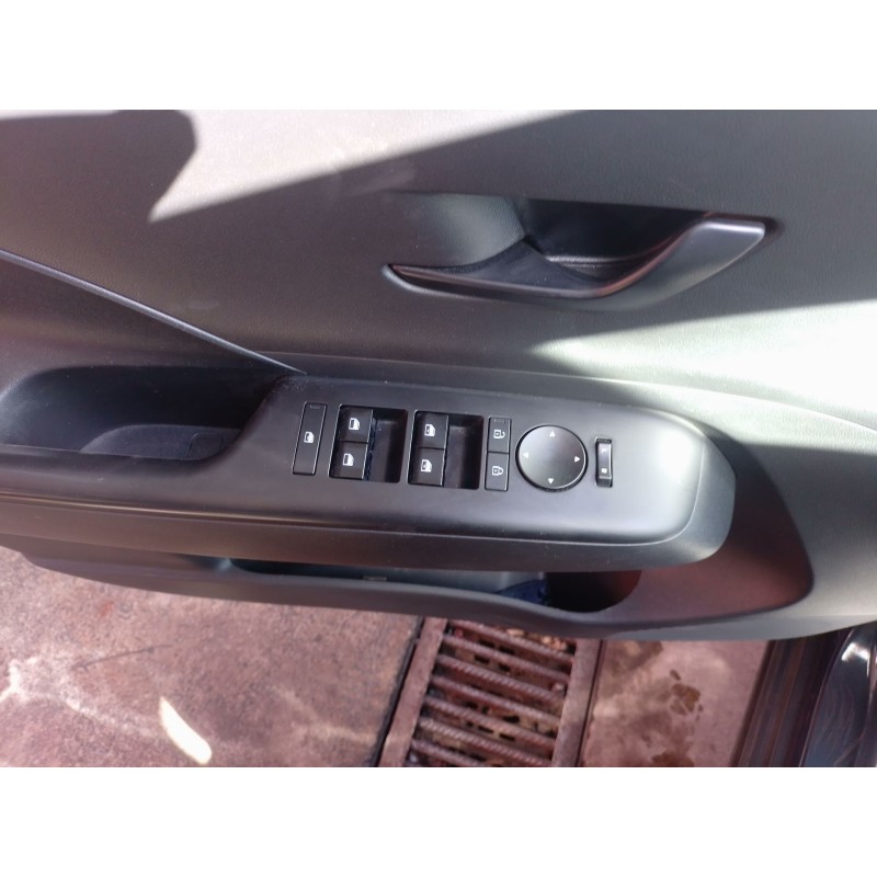 Recambio de mando elevalunas delantero izquierdo para hyundai kona (os, ose, osi) 1.6 gdi hybrid referencia OEM IAM   