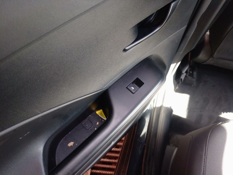 Recambio de mando elevalunas trasero izquierdo para hyundai kona (os, ose, osi) 1.6 gdi hybrid referencia OEM IAM   