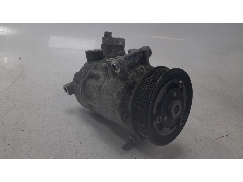 Recambio de compresor aire acondicionado para audi a3 (8v1, 8vk) 1.6 tdi referencia OEM IAM 5Q0816803D  32936/CAF120037HQ