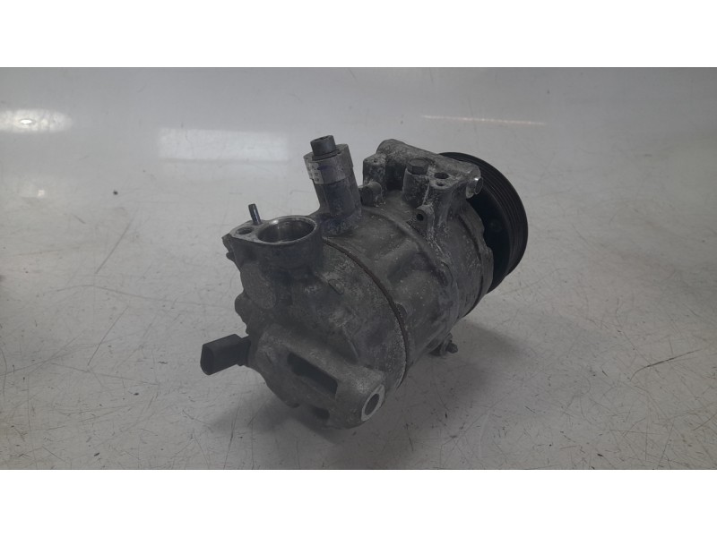 Recambio de compresor aire acondicionado para audi a3 (8v1, 8vk) 1.6 tdi referencia OEM IAM 5Q0816803D  32936/CAF120037HQ