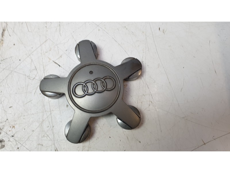 Recambio de tapacubos para audi a1 sportback (8xa, 8xf) 1.6 tdi referencia OEM IAM 8X0601165  