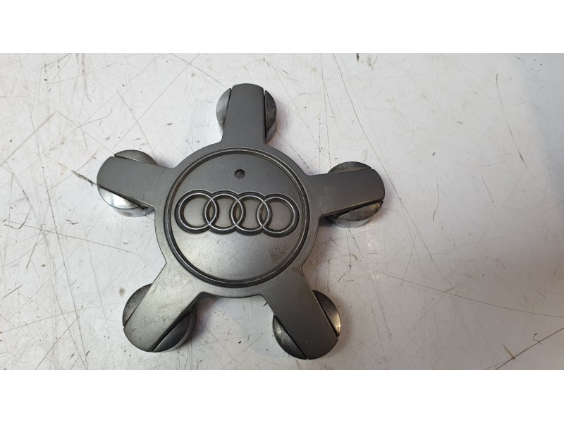 Recambio de tapacubos para audi a1 sportback (8xa, 8xf) 1.6 tdi referencia OEM IAM 8X0601165  
