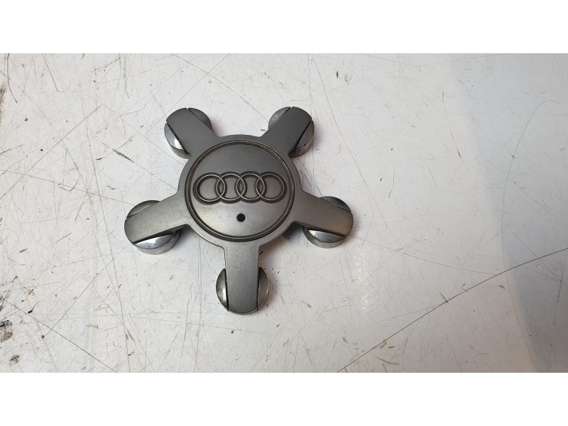 Recambio de tapacubos para audi a1 sportback (8xa, 8xf) 1.6 tdi referencia OEM IAM 8X0601165  