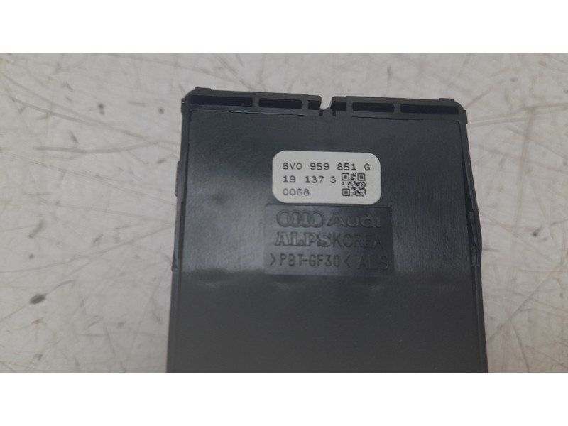 Recambio de mando elevalunas delantero izquierdo para audi a3 (8v1, 8vk) 1.6 tdi referencia OEM IAM 8V0959851L  