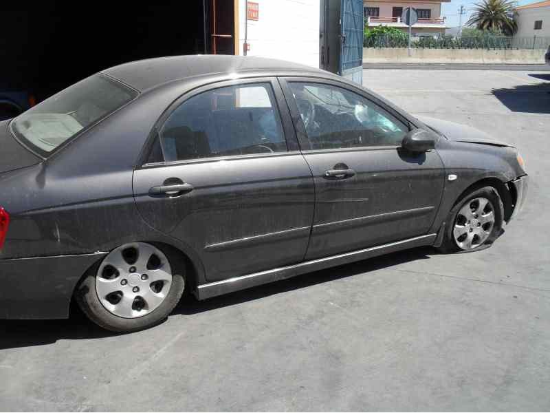 kia cerato del año 2004