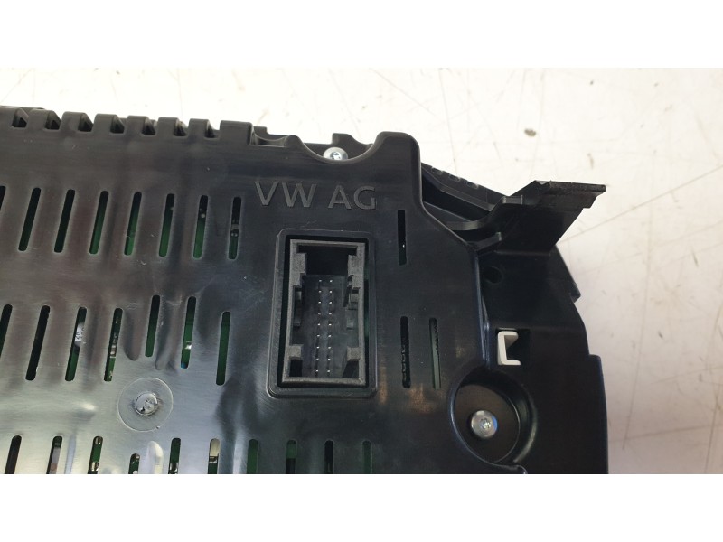 Recambio de cuadro instrumentos para volkswagen taigo taigo referencia OEM IAM 2GP920310E  