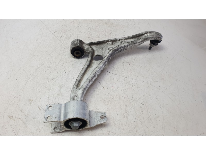 Recambio de brazo suspension delantero izquierdo para mercedes-benz b-klasse (bm 247) b 200 d referencia OEM IAM 2473331500  