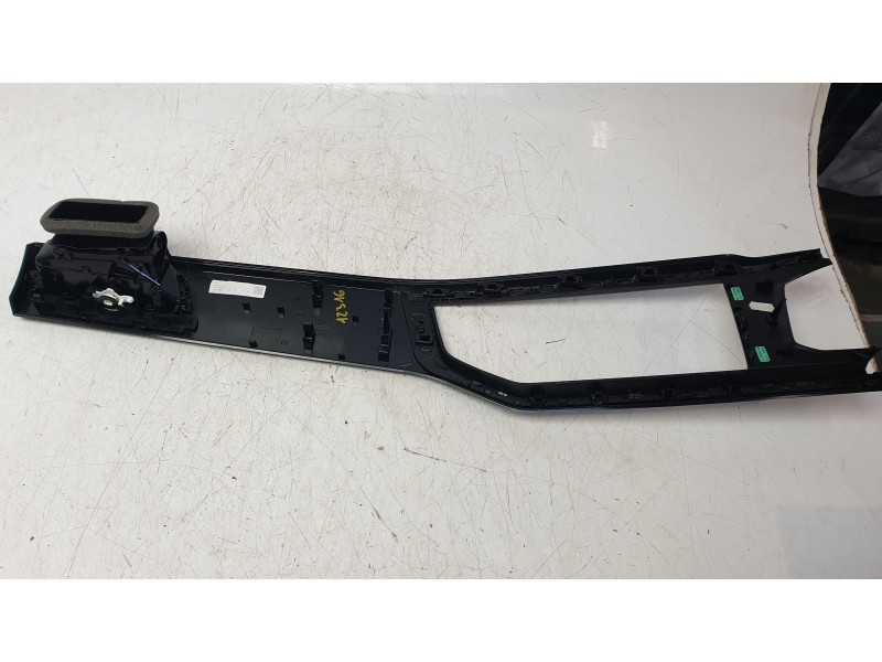 Recambio de moldura para volkswagen taigo taigo referencia OEM IAM 2G1857326E  