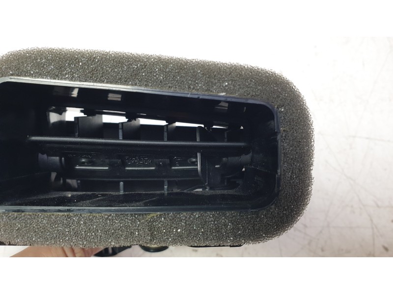 Recambio de aireador para volkswagen taigo taigo referencia OEM IAM 2G1819703  
