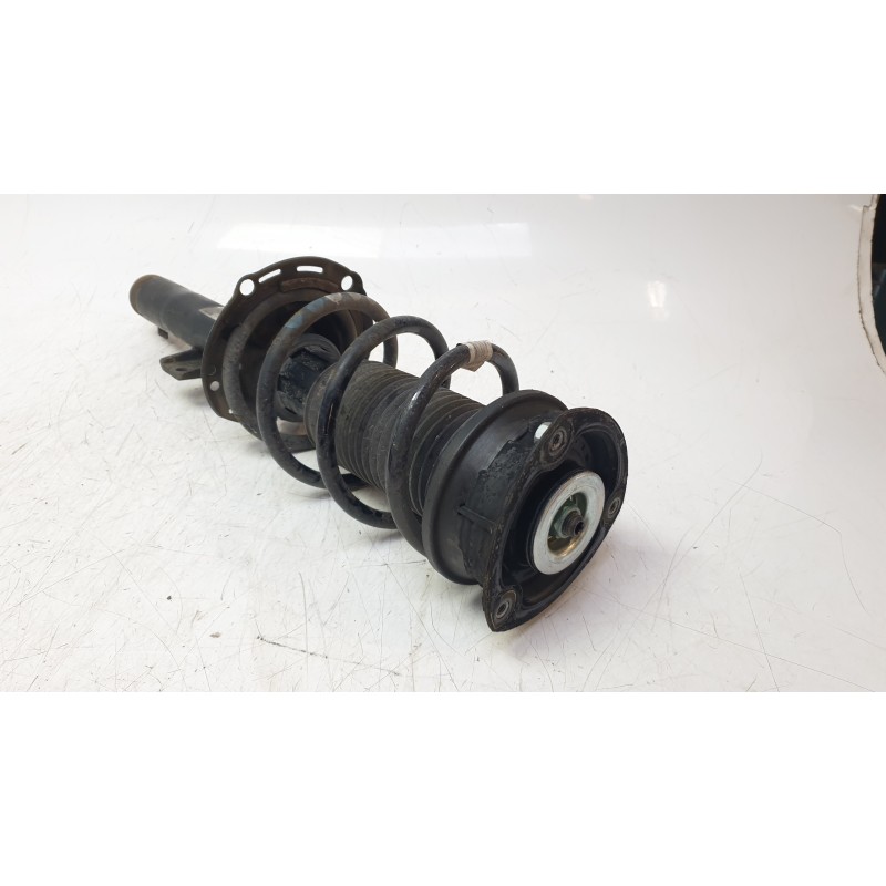 Recambio de amortiguador delantero izquierdo para volkswagen taigo taigo referencia OEM IAM 2Q0413031EL  2Q0413031AN / 2Q0413031
