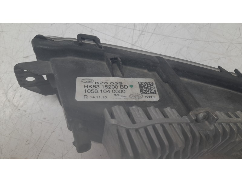Recambio de faro antiniebla derecho para land rover range rover velar (l560) 2.0 p300 si4 4x4 referencia OEM IAM HK8315200BD  