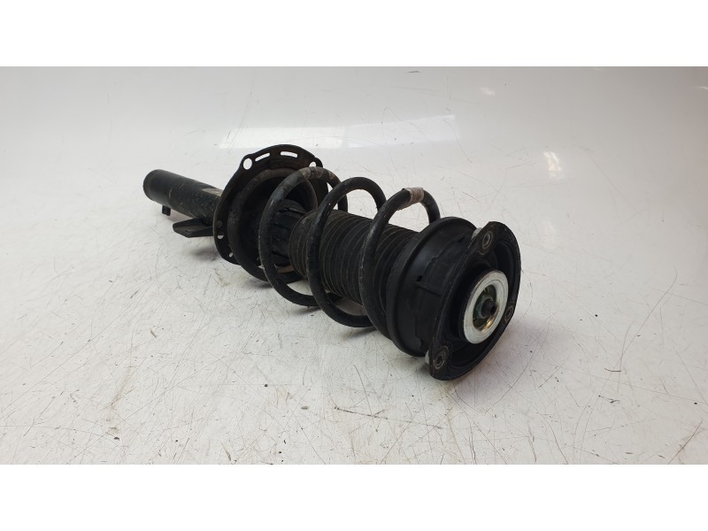 Recambio de amortiguador delantero derecho para volkswagen taigo taigo referencia OEM IAM 2Q0413031EL  