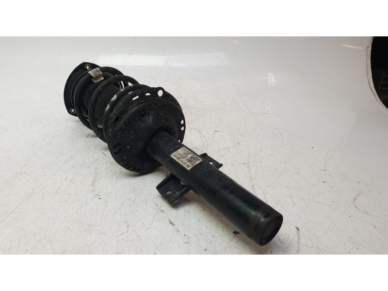 Recambio de amortiguador delantero derecho para volkswagen taigo taigo referencia OEM IAM 2Q0413031EL  