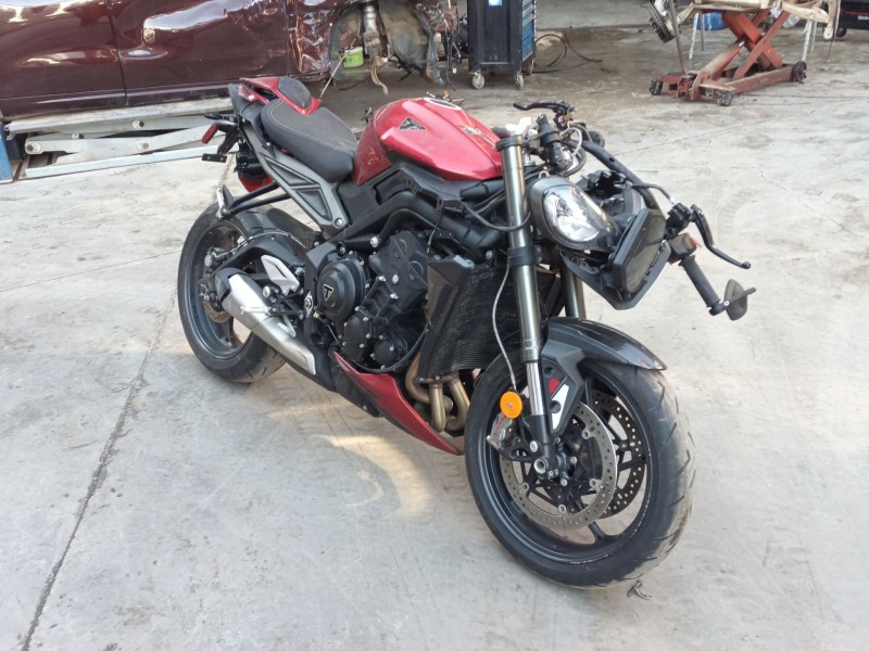 triumph street triple 765 rs del año 2024