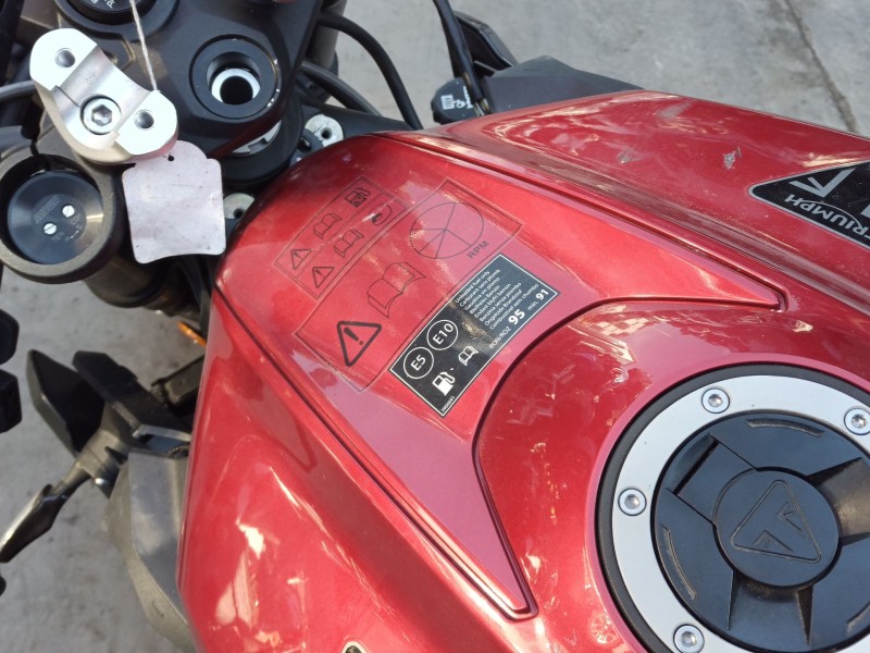Recambio de moldura para triumph street triple 765 rs street triple 765 rs referencia OEM IAM   
