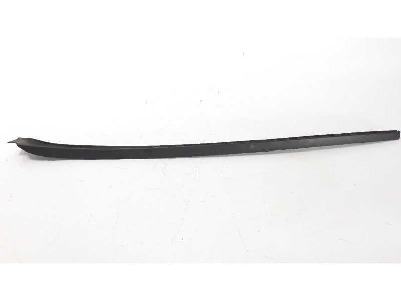 Recambio de molduras delanteras para seat ibiza (6p1) style referencia OEM IAM 6J0854319  