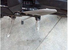 Recambio de estribo lateral para triumph street triple 765 rs street triple 765 rs referencia OEM IAM   