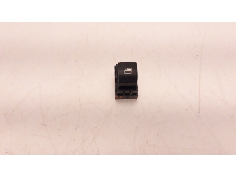 Recambio de mando elevalunas delantero derecho para bmw serie 1 lim. (f20) 1.6 turbodiesel referencia OEM IAM 61319208107  