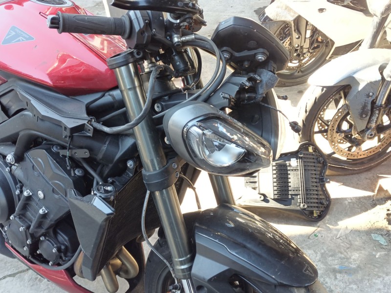 Recambio de faro delantero para triumph street triple 765 rs street triple 765 rs referencia OEM IAM   