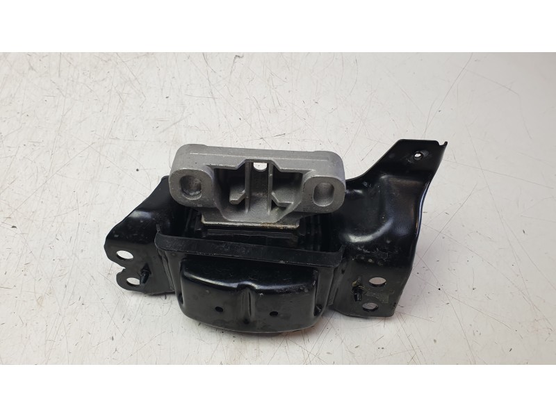 Recambio de soporte motor para volkswagen taigo taigo referencia OEM IAM 2Q0199555BL  