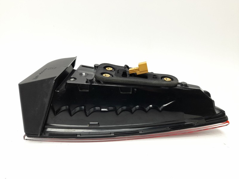 Recambio de piloto trasero derecho interior para skoda enyaq iv suv (5az) 80x 4x4 referencia OEM IAM 5LG945308C  