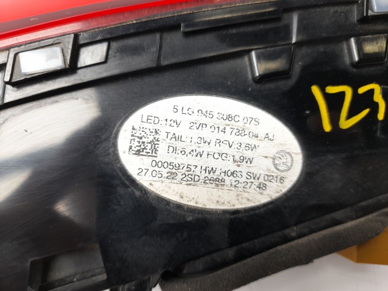 Recambio de piloto trasero derecho interior para skoda enyaq iv suv (5az) 80x 4x4 referencia OEM IAM 5LG945308C  