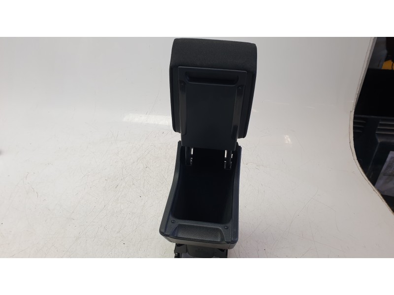 Recambio de apoyabrazos central para volkswagen taigo taigo referencia OEM IAM 2G0864207A  