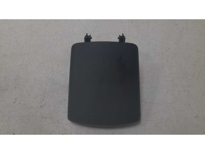 Recambio de apoyabrazos central para hyundai tucson (nx) klass safe 2wd referencia OEM IAM 84660N7100NNB  