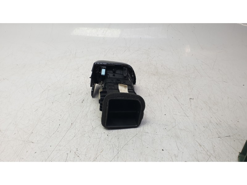 Recambio de rejilla aireadora para kia xceed (cd) 1.0 t-gdi referencia OEM IAM 97410J7AA0  