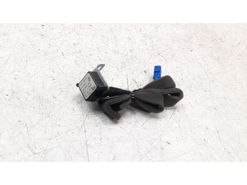 Recambio de antena para renault captur limited referencia OEM IAM 259759661R  