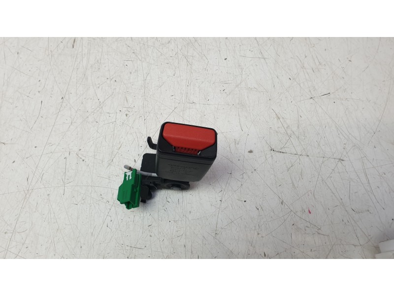 Recambio de enganche cinturon trasero derecho para volvo s60 iii (224) t5 referencia OEM IAM 31462761  
