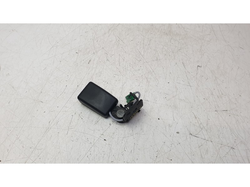 Recambio de enganche cinturon trasero derecho para volvo s60 iii (224) t5 referencia OEM IAM 31462761  