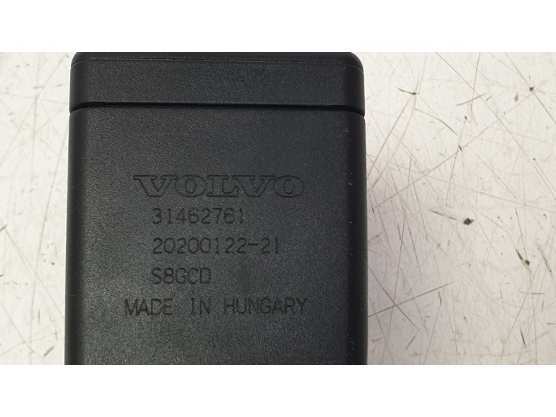 Recambio de enganche cinturon trasero derecho para volvo s60 iii (224) t5 referencia OEM IAM 31462761  