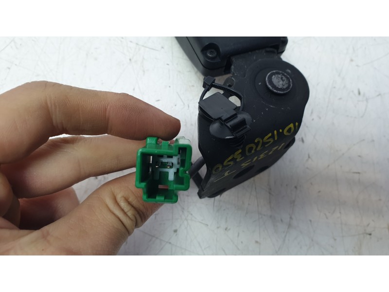 Recambio de enganche cinturon trasero derecho para volvo s60 iii (224) t5 referencia OEM IAM 31462761  