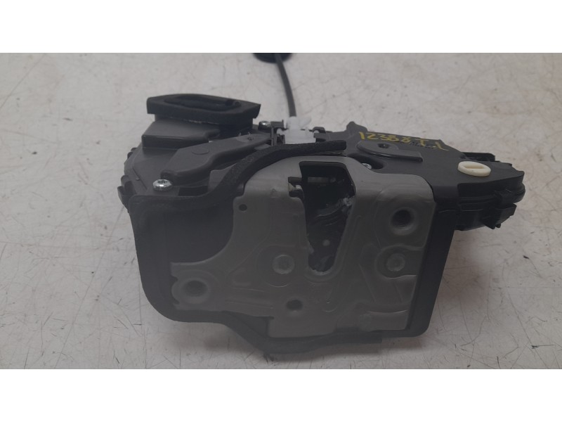Recambio de cerradura puerta trasera izquierda para volkswagen t-roc (a11, d11) 2.0 tdi referencia OEM IAM 3J0839015  
