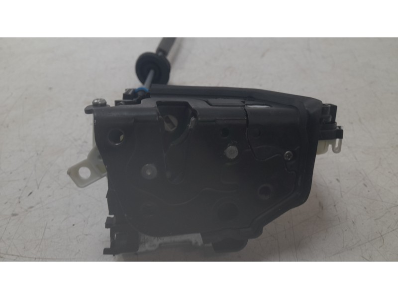 Recambio de cerradura puerta delantera derecha para audi q2 (gab, gag) 30 tdi referencia OEM IAM 8X1837016E  
