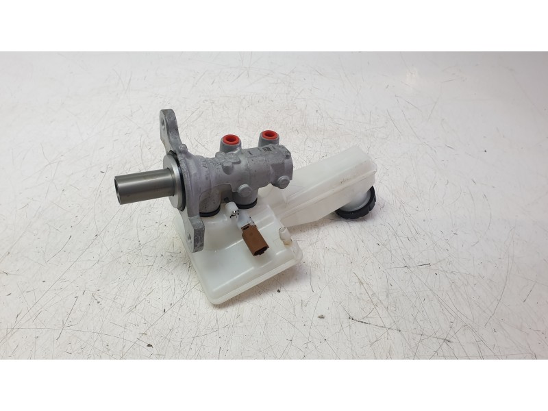 Recambio de bomba freno para peugeot 208 ii (ub_, up_, uw_, uj_) 1.2 puretech 100 referencia OEM IAM 32672071  