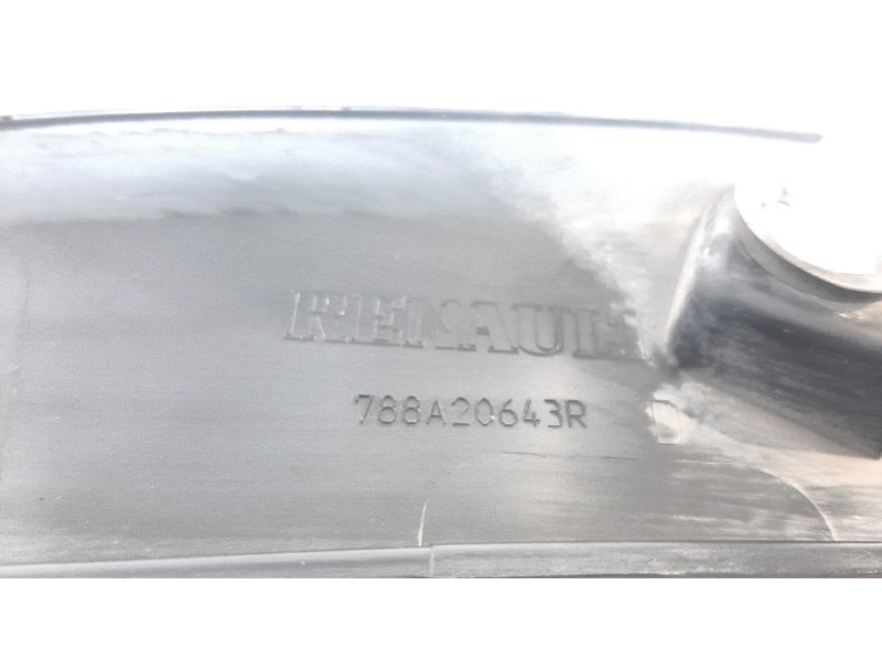 Recambio de aletin trasero derecho para renault captur limited referencia OEM IAM 788A20643R 107199737 RN7001583
