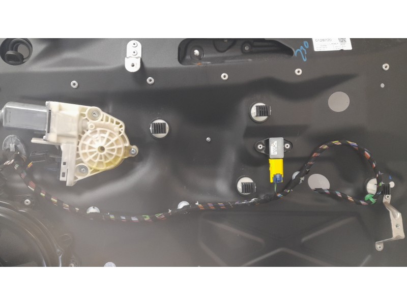 Recambio de elevalunas delantero derecho para porsche panamera diesel referencia OEM IAM 97053720200  