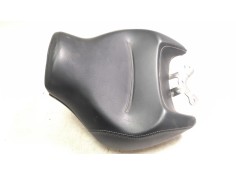 Recambio de asiento delantero para triumph rocket 3 r referencia OEM IAM A9700876  
